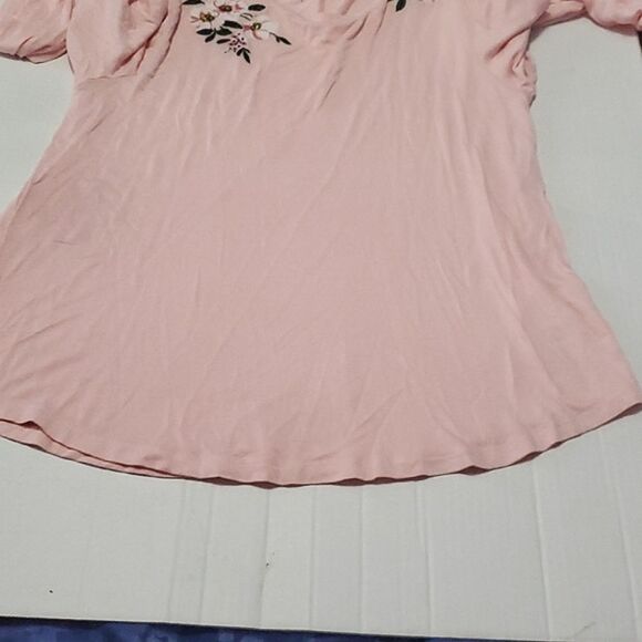 NWOT Aero Pink Long Sleeve Seriously Soft Floral Embroidered Perfect Crew Top - Picture 11 of 14